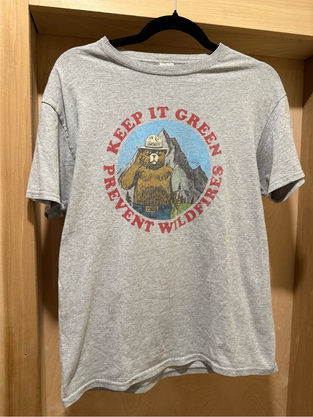 Vintage Smokey Bear 'Keep It Green' Grey Women’s Graphic Tee Size Medium